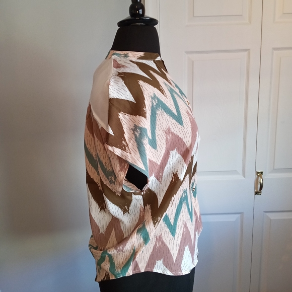 Blouse Button  Up - Picture 2 of 4